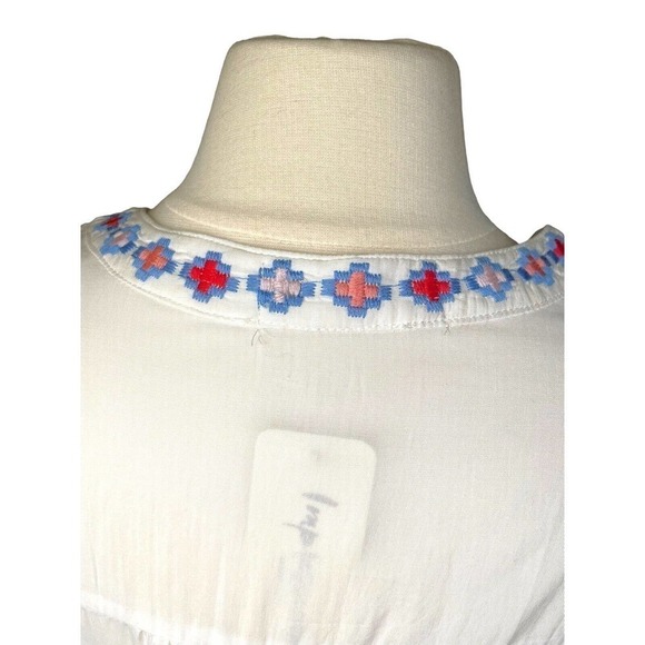 Sitting Pretty Seaside Floral Boho Chic Embroidered Blouse 1X - Picture 6 of 8